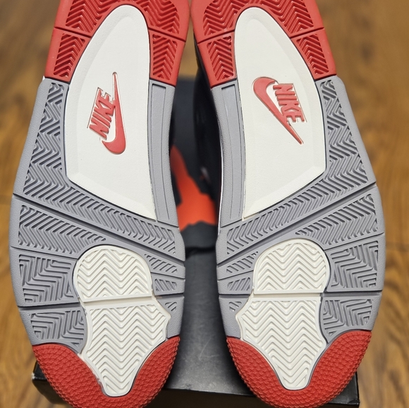 New Jordan Retro Bred 4 Men's Size 13 Shoes - Picture 9 of 13